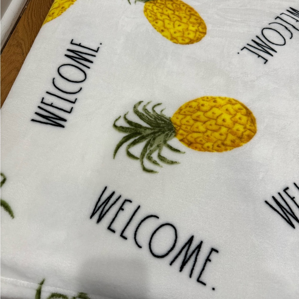 Pineapple Rae Dunn throw